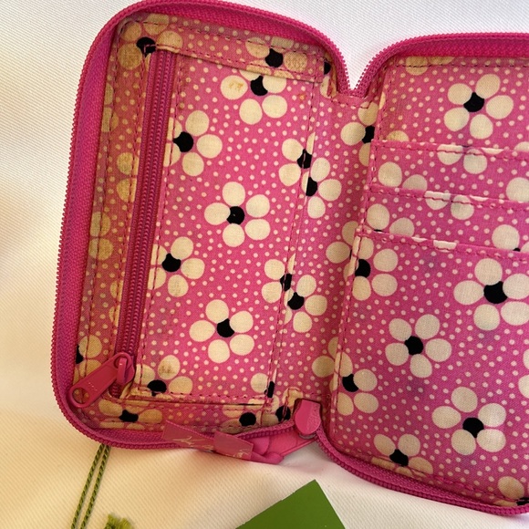 {Vera Bradley} All in One Wristlet, Priscilla Pink - Picture 6 of 9